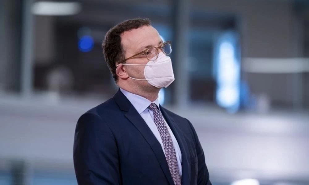 Γερμανία: Έγινε πραγματικότητα το αίτημα του Γενς Σπαν-Τέλος οι περιορισμοί για εμβολιασμένους